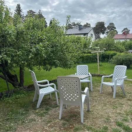 Retrohouse With Garden *